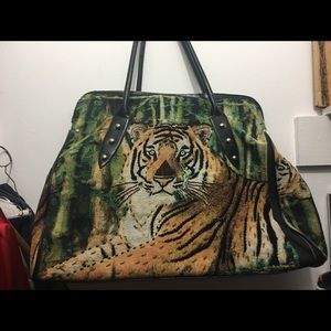 Beautiful carry all w/ sequins and embellishment